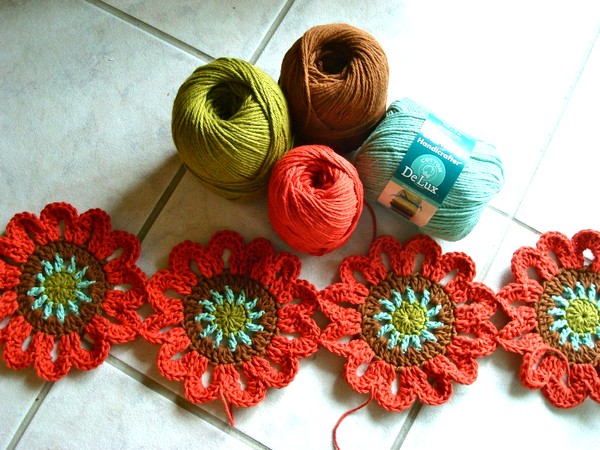 Flower-Crochet-Curtains-DIY (3)