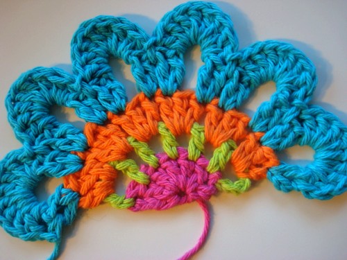 Flower-Crochet-Curtains-DIY (5)