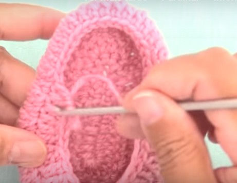 Zapatitos Tejidos a Crochet para Bebé - paso a paso ⋆ Manualidades Y DIYManualidades Y DIY