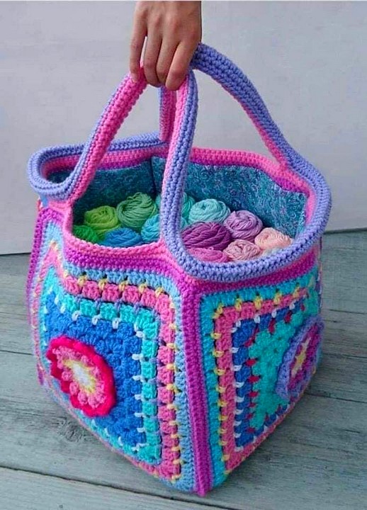 Bolso a Crochet Fácil con Cuadros de FLor - Modelo grátis ⋆