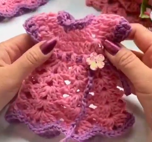 mini vestido en crochet